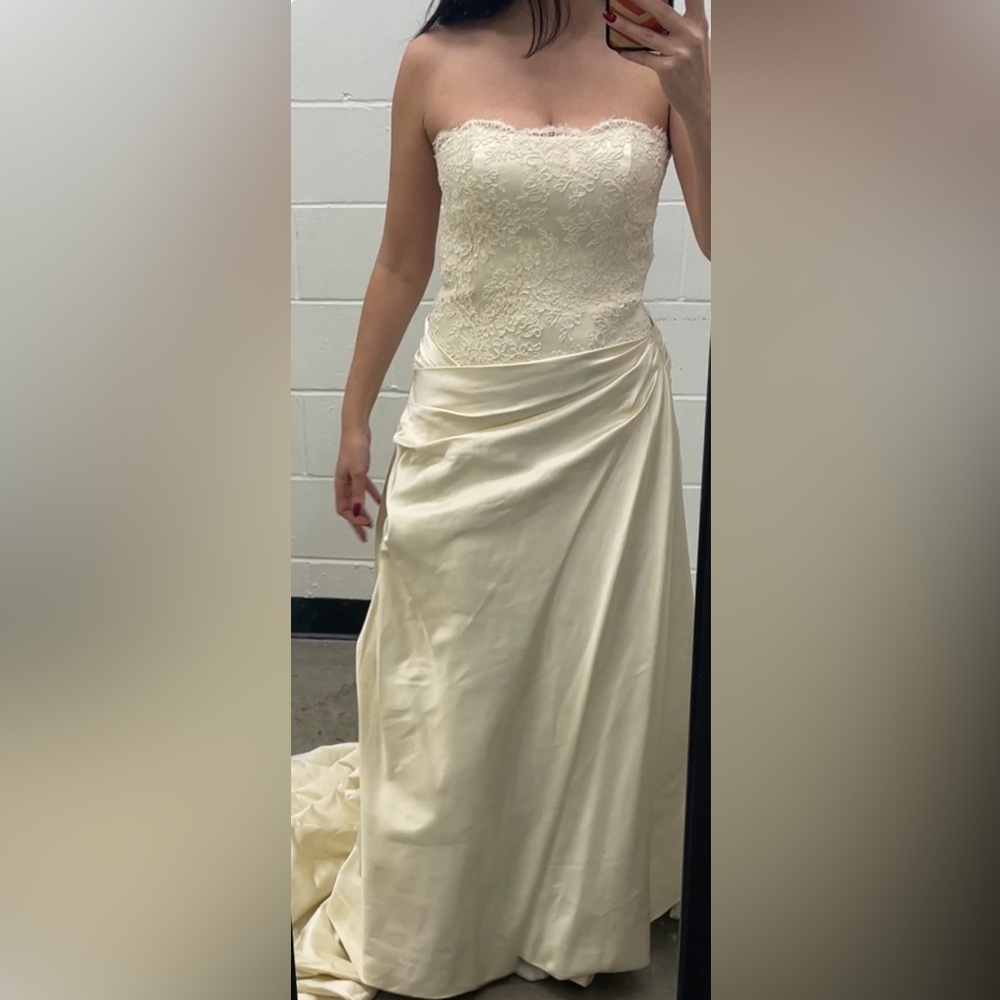 100% Silk vintage Wedding dress size 0-2